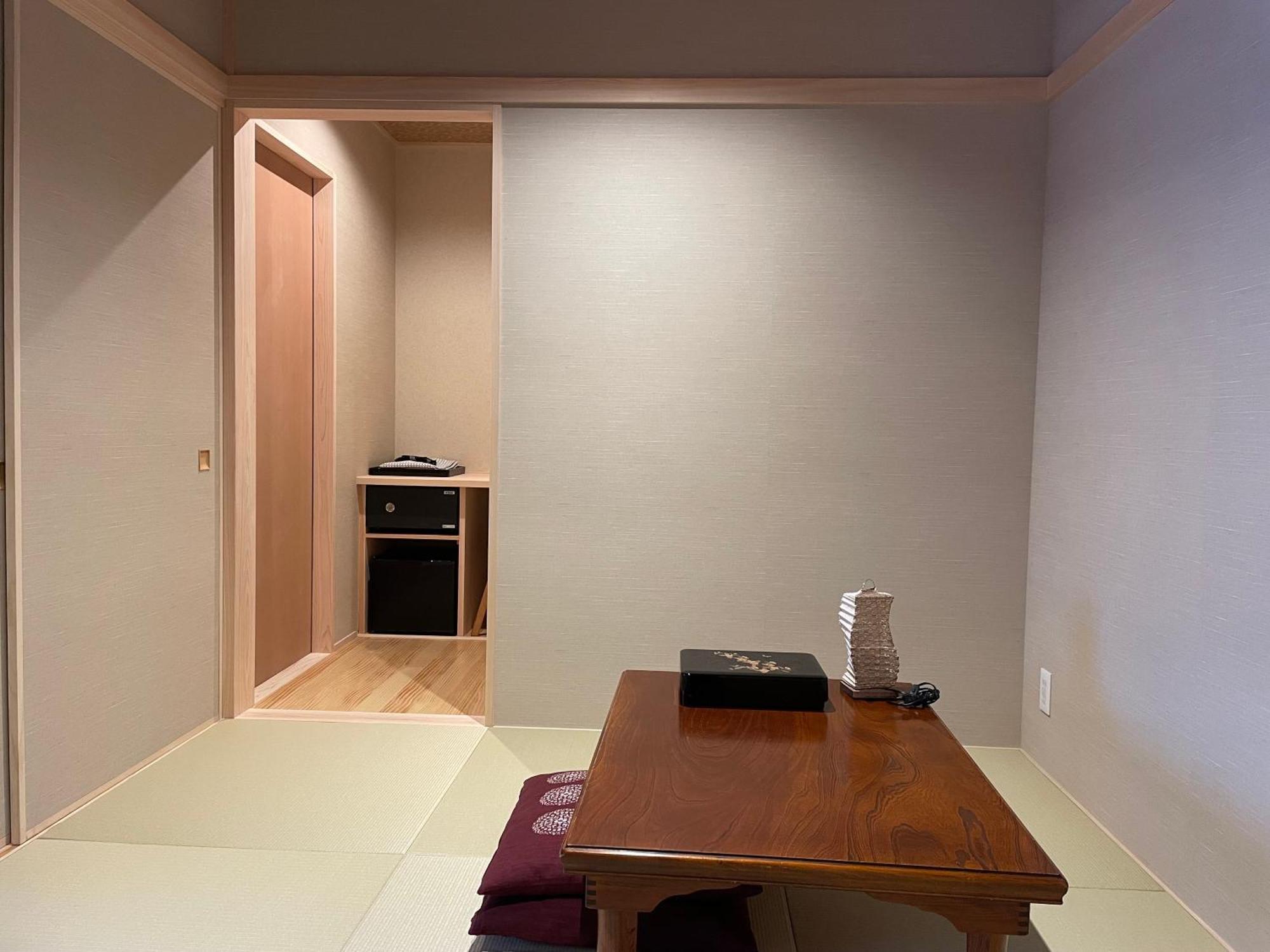 Japanese-Style Family Room
